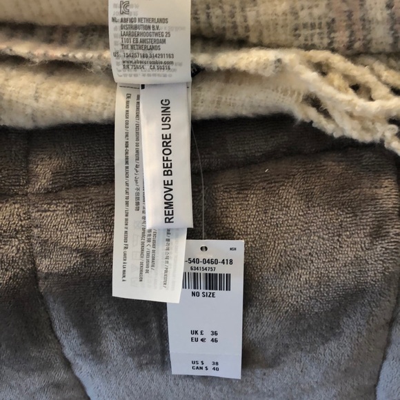 A & F Scarf - Picture 3 of 5